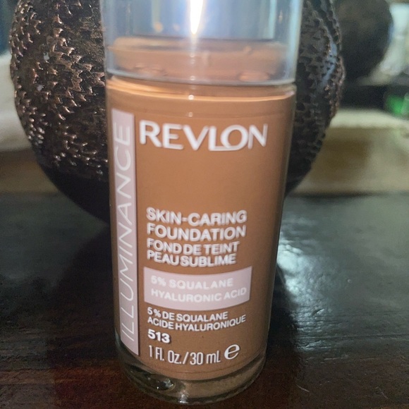 REVLON ILLUMINATE SKIN CARING FOUNDATION 513 - Picture 3 of 4